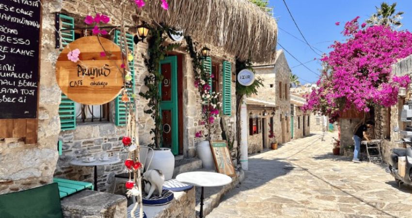 İzmir Çeşme Alaçatı Efes Şirince Turu | 1 Gece Otel Konaklamalı