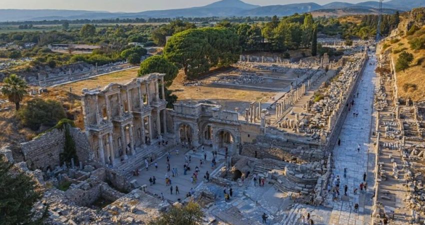 İzmir Çeşme Alaçatı Efes Şirince Turu | 1 Gece Otel Konaklamalı